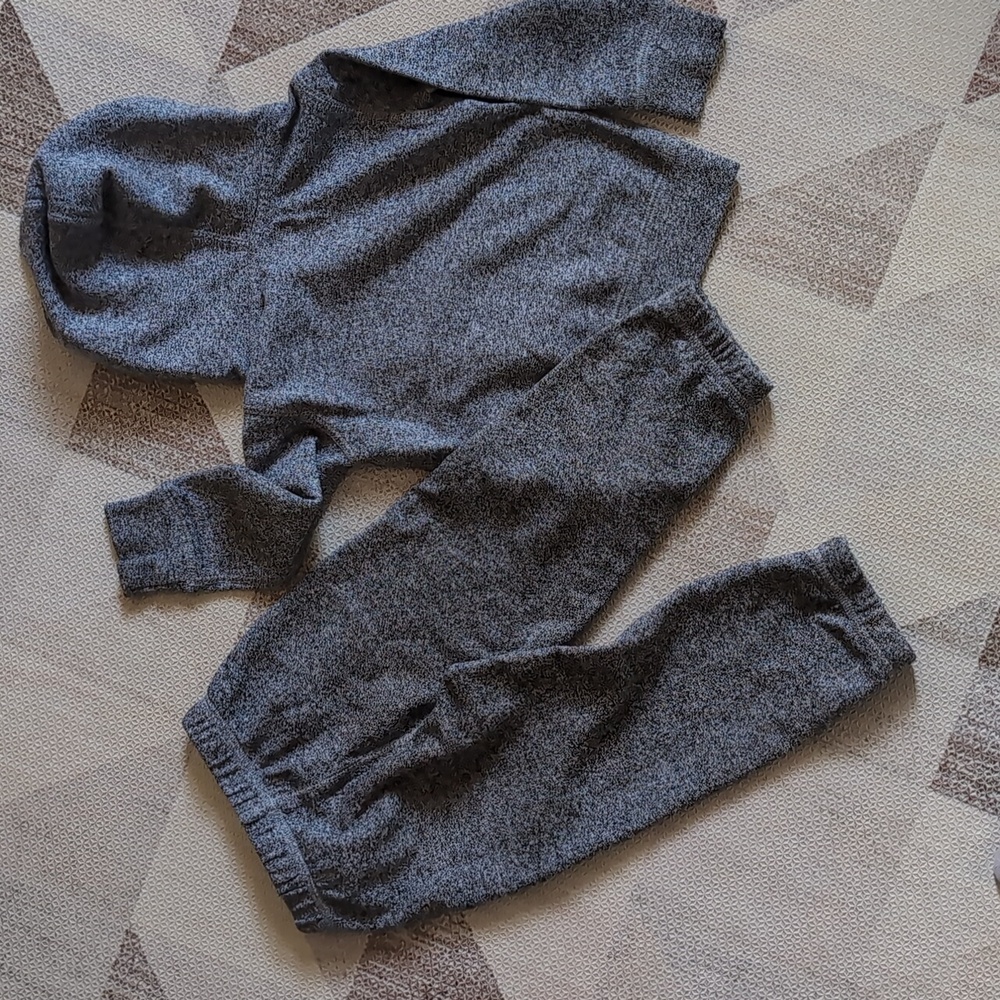 Roots Sweatshirt And Sweatpants Size 2T - Picture 7 of 7